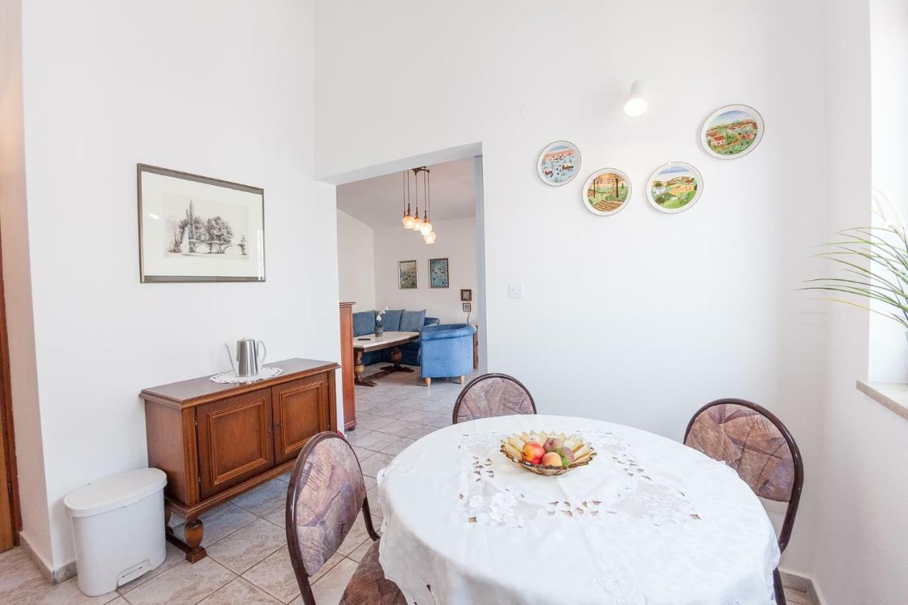 Ferienwohnungen Velijoze Porec Luaran gambar