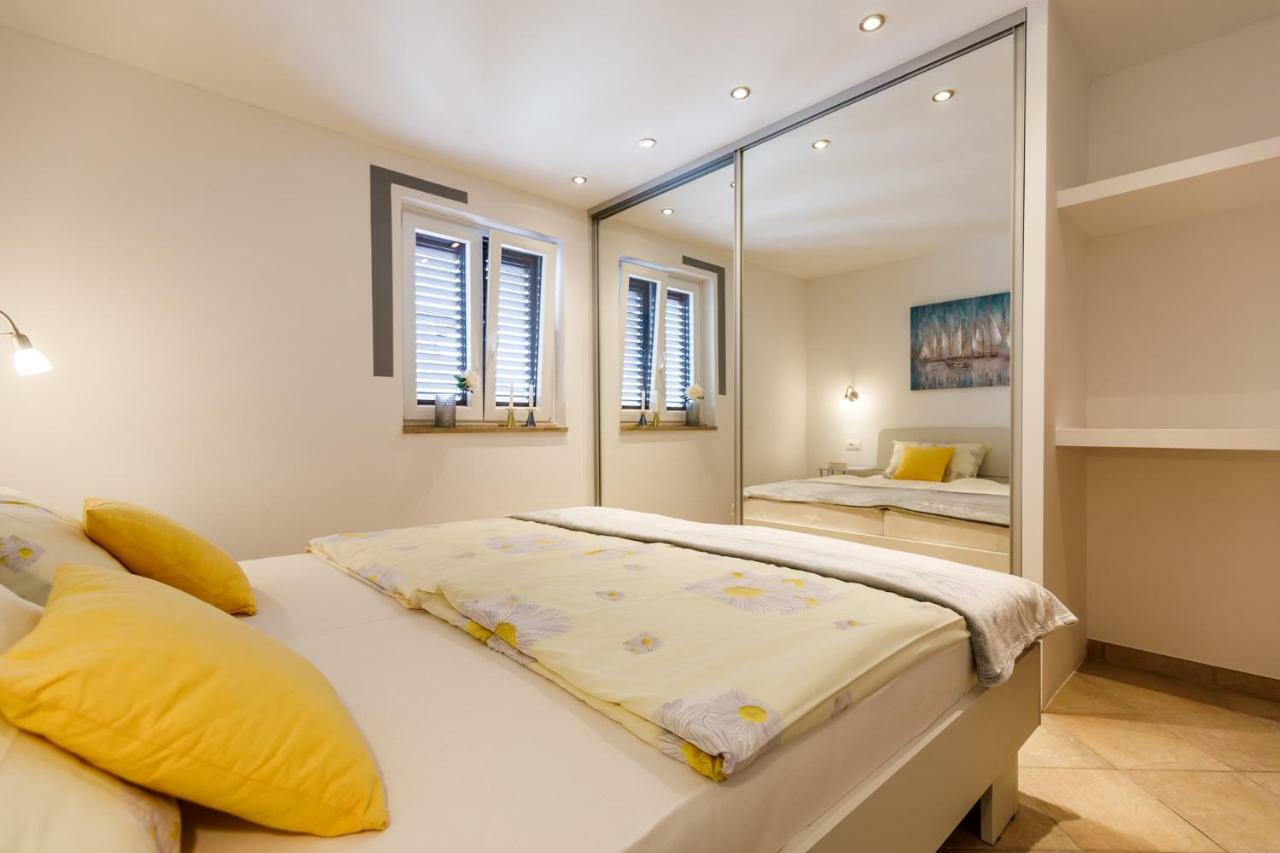 Ferienwohnungen Velijoze Porec Luaran gambar